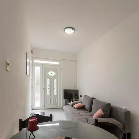 Ground Floor Апартаменты